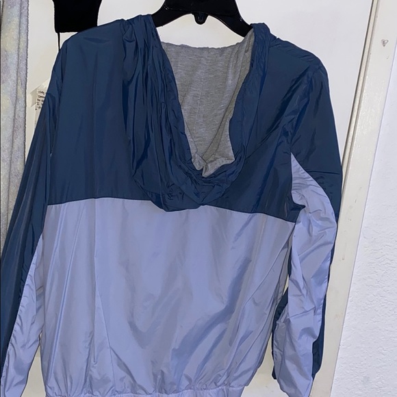 Windbreaker - Picture 3 of 3